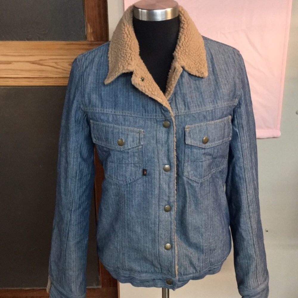 Volcom cute warm jacket!